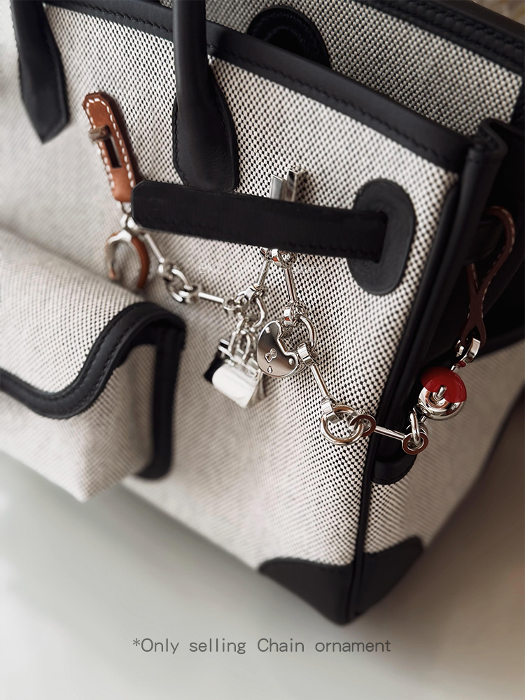 Luxury Bags With Silver Hardware - Colgante de cadena plateada de lujo