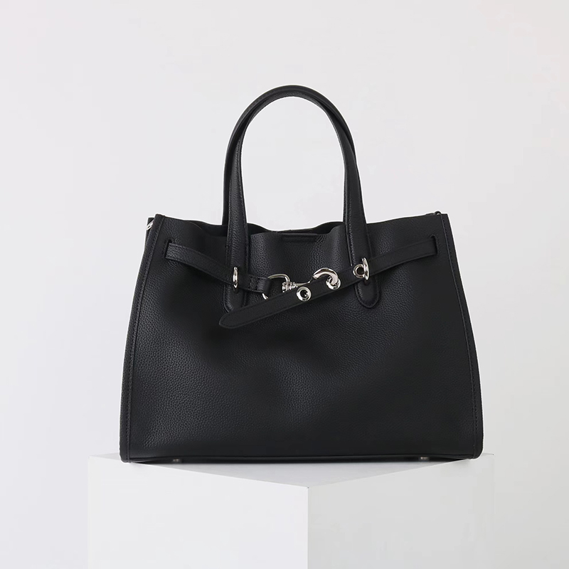 Luxury Bags With Silver Hardware - Bolsos de mujer con hebilla plateada
