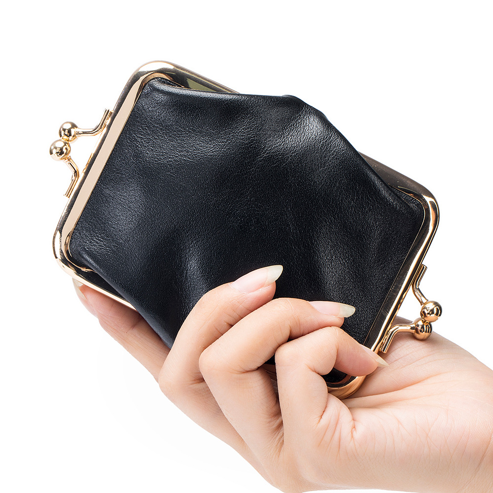 Monedero de cuero genuino con  - Luxury Bags Consignment reseña y precio