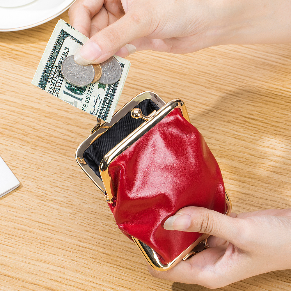 Monedero de cuero genuino con  - Luxury Bags Consignment reseña y precio